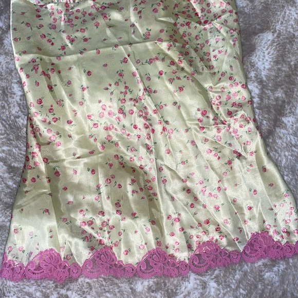 Oscar de la Renta Nightgown - Picture 3 of 9